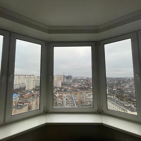 View Apartments, 22 Floor With 2 Rooms เคียฟ ภายนอก รูปภาพ
