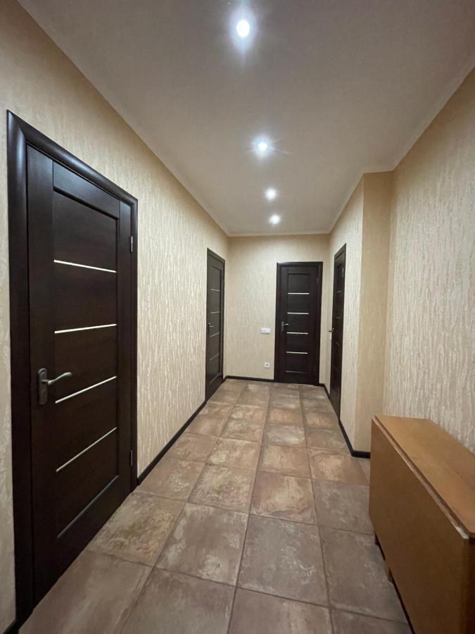 View Apartments, 22 Floor With 2 Rooms เคียฟ ภายนอก รูปภาพ